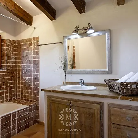 Dom wakacyjny Peric With Pool Quiet And Spacious Wifi